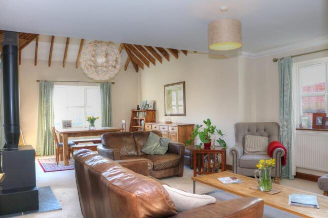 Lounge/Dining Room