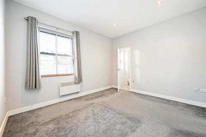 2 bed Apartment for sale Image 7