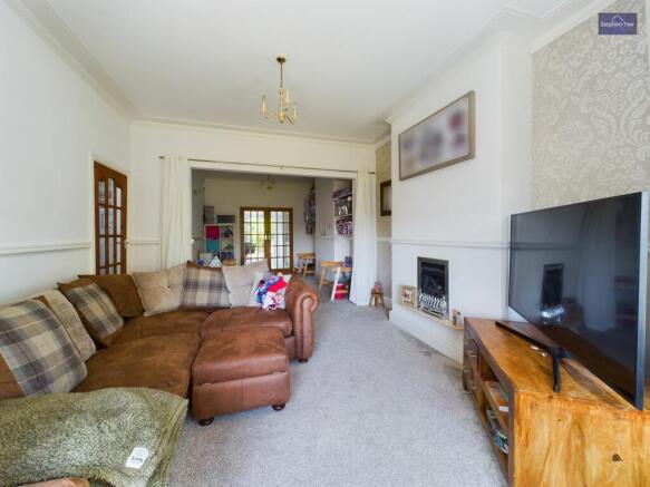 Lounge/ Dining Room