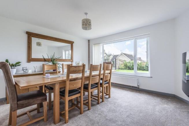 Bed4/Dining Room