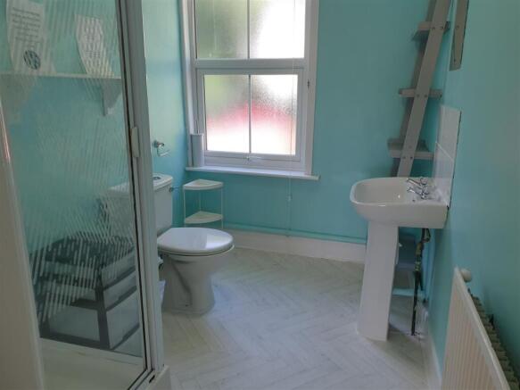 FIRST FLOOR SHOWER.jpg