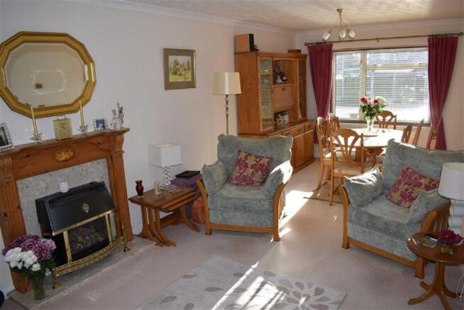 Living Room Diner Re