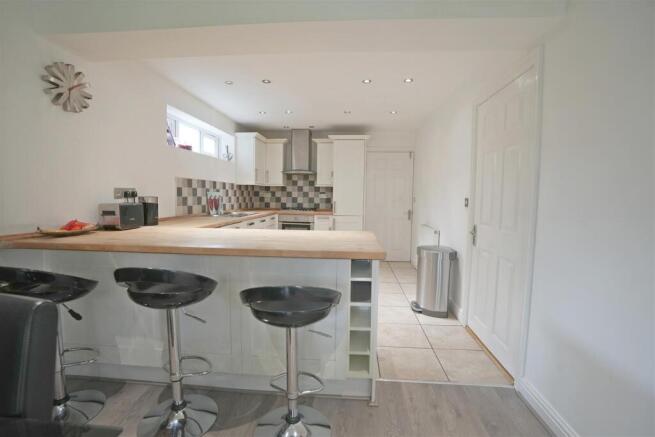 4 bed Detached for sale Image 9