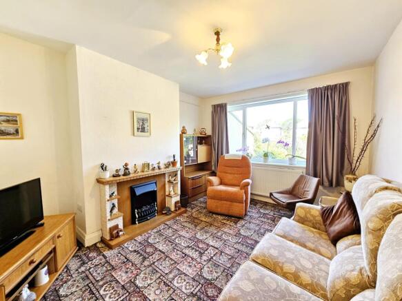 3 bed Semi-Detached for sale Image 4