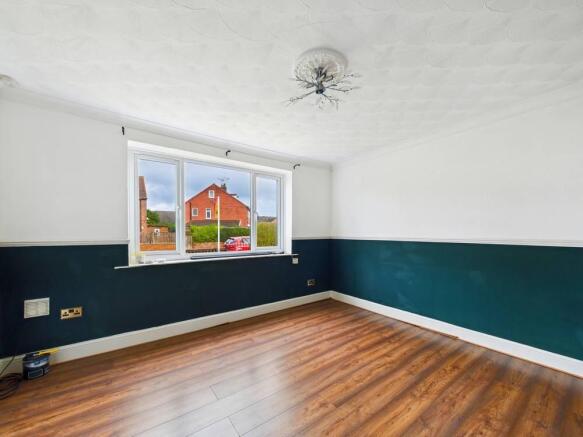 2 bed Semi-Detached Bungalow for sale Image 8