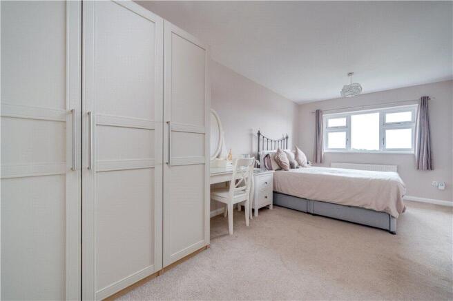 4 bed Semi-Detached for sale Image 12