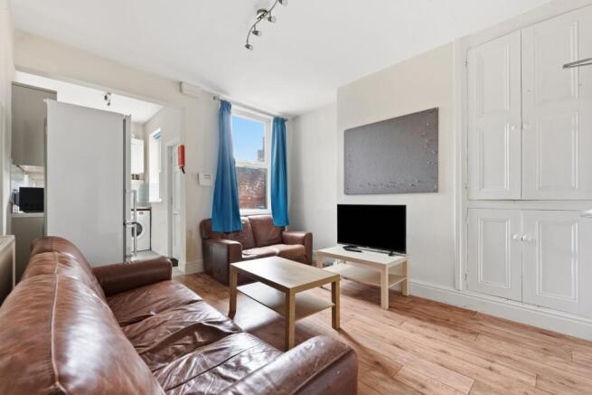 3 bed Terraced for sale Image 6