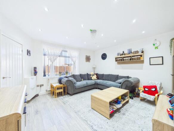 Cherwell Grove, South Ockendon, Essex, RM15 photo 2