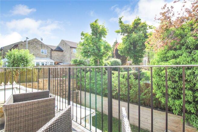 4 bed House for sale Image 12