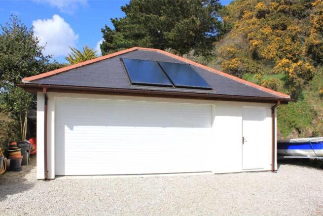 DOUBLE GARAGE
