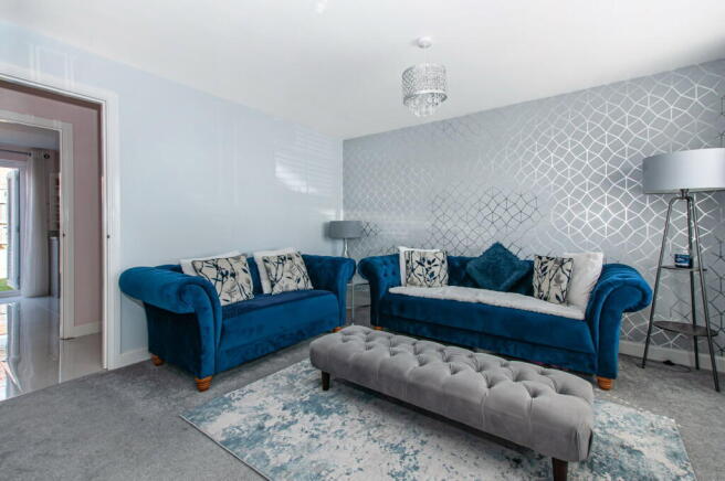 3 bed Semi-Detached for sale Image 7