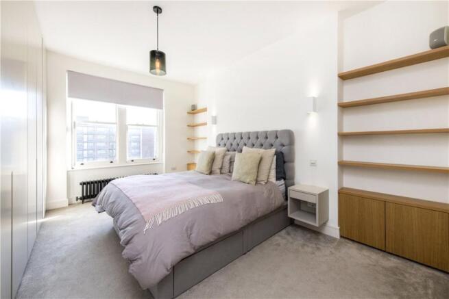 Bedroom, W2