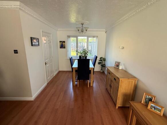 3 bed Semi-Detached for sale Image 9