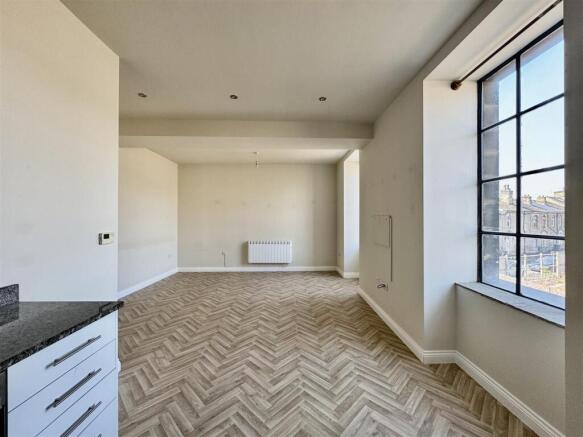 1 bed Apartment to rent Image 7
