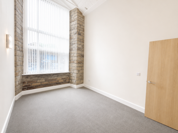 2 bed Flat to rent Image 5