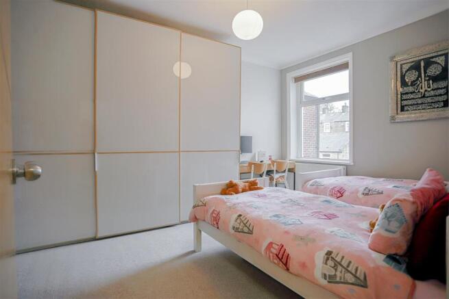 4 bed Terraced for sale Image 6