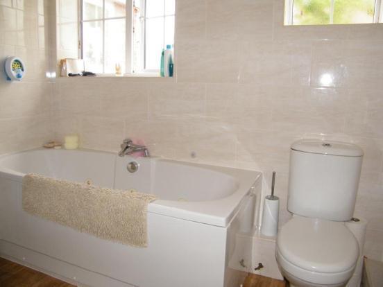 Bath & Shower Room