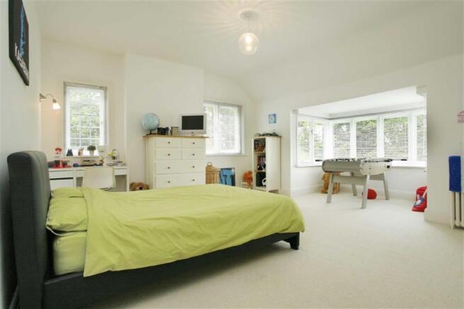 BEDROOM 2