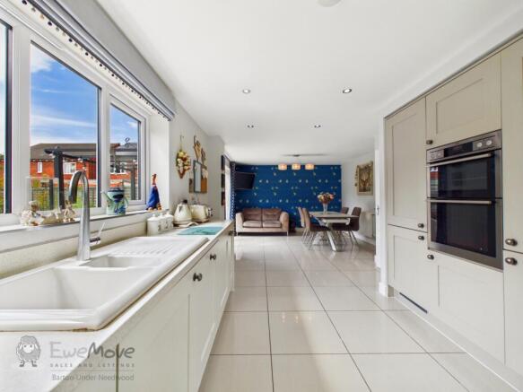 Kitchen f