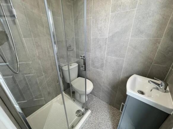 4 bed Terraced to rent Image 11