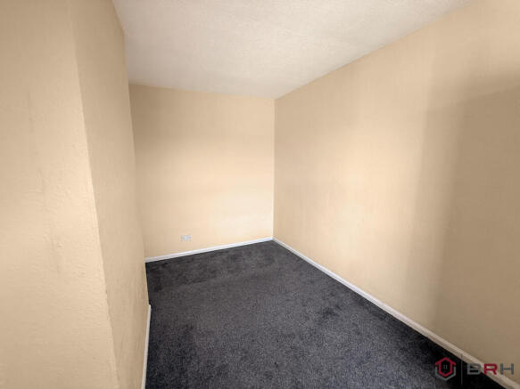 2 bed Terraced to rent Image 4