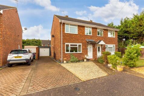 Paddock Close, Clapham, Bedford, Bedfordshire, MK41