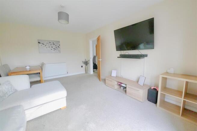 Manor Way, Lancing photo 4