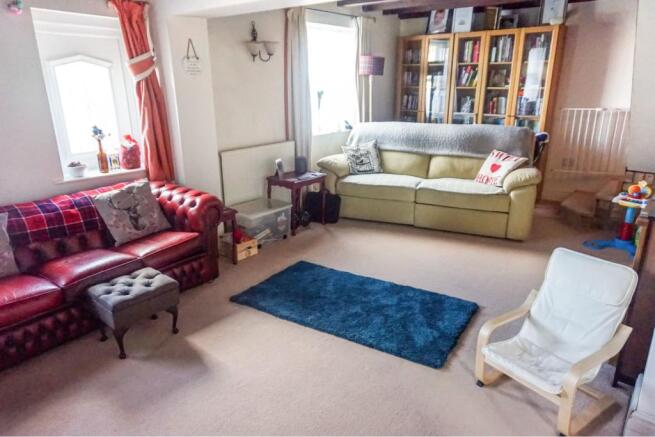 Lounge/Dining Room