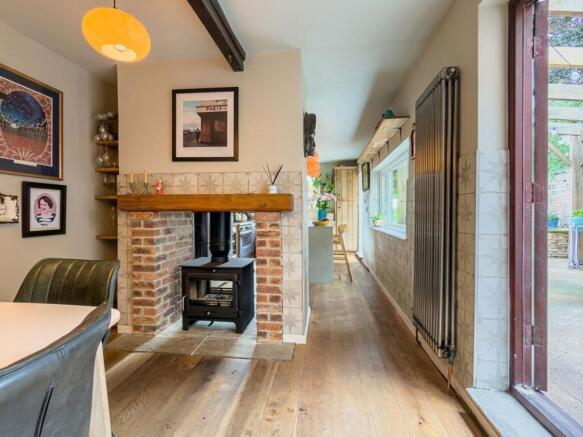 5 bed Semi-Detached for sale Image 12