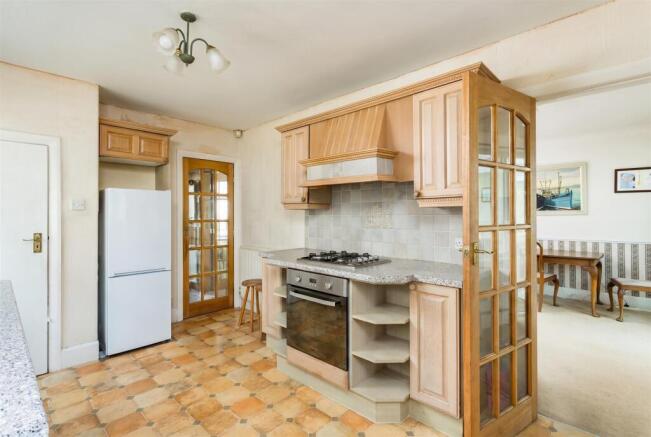 Semi-Detached for sale Image 6