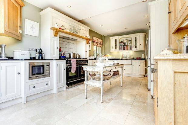 OPEN PLAN KITCHEN PH