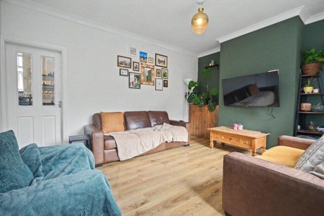 3 bed Semi-Detached for sale Image 3