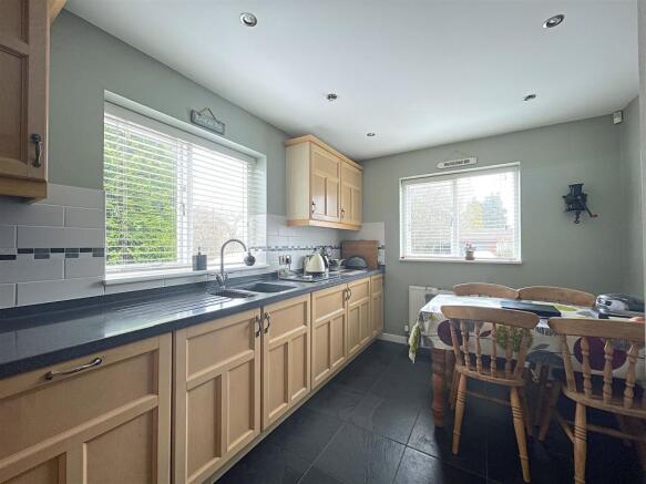 Kitchen (1).jpeg
