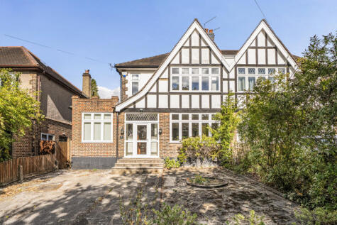 Oak Way, Southgate, London, N14