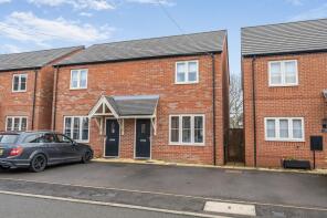 17, Bennett Drive, Banbury OX16 1HX