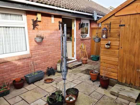 Rear Garden (2).jpg