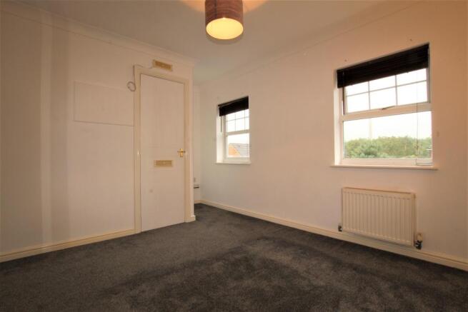 DOUBLE BEDROOM