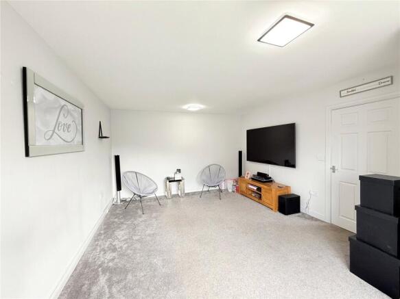 4 bed Detached for sale Image 6