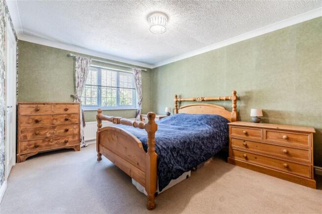4 bed House for sale Image 7