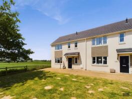 107, Acland Park, Honiton EX14 3WA