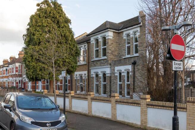 Flat 1, 1a, Hartley Road, E11