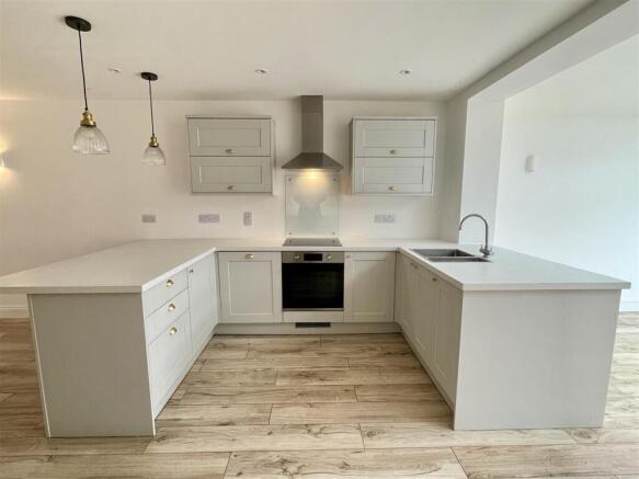 SITTING ROOM/KITCHEN/DINING AREA