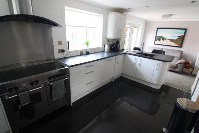 Kitchen 4