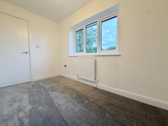 3 bed Terraced to rent Image 9