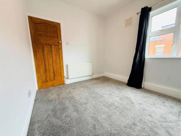 3 bed Terraced to rent Image 9