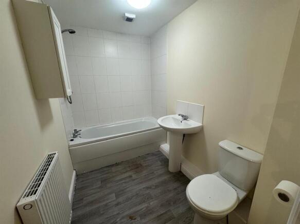 2 bed Apartment for sale Image 6