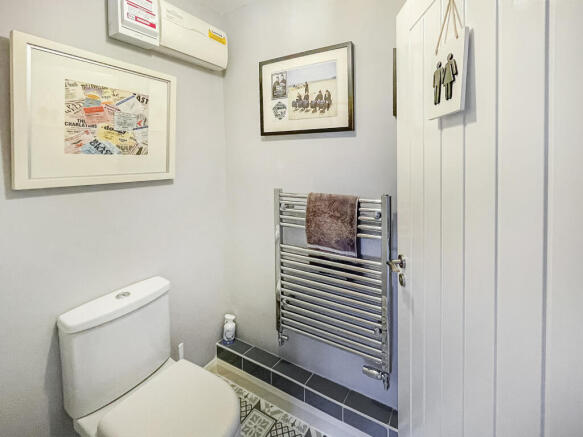 4 bed Detached for sale Image 9