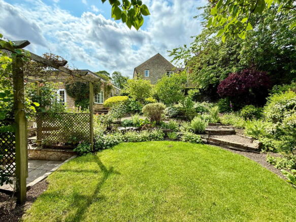 3 bed Detached for sale Image 4
