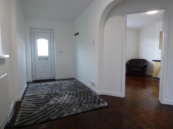 18 St Davids Close Reception Hall DI 1 .JPG