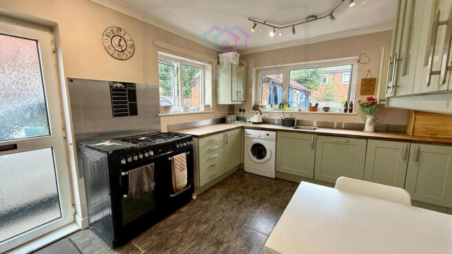 Semi-Detached for sale Image 6